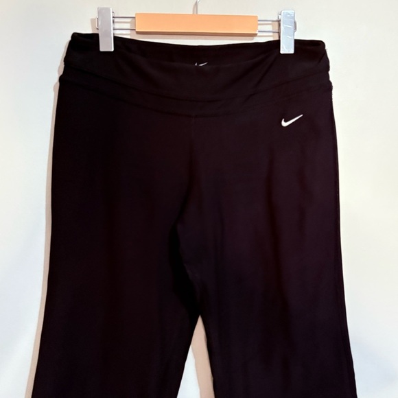 Nike Black Wide Leg Capri Athletic Leggings - Picture 4 of 10
